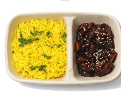 لحم بقري باربكيو مع أرز بالزعفران