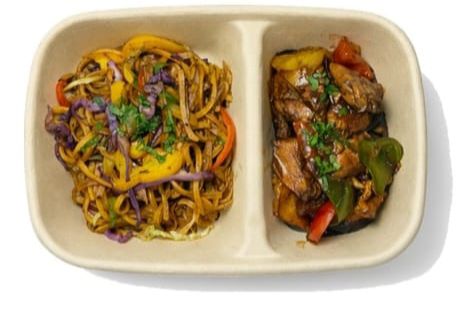 دجاج على الطريقة الصينية مع النودلز